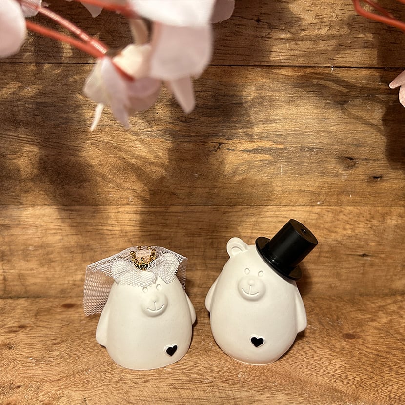 Bären-Hochzeitspaar aus Gießkeramik